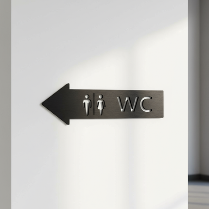WC-Wegweiser aus Holz – stilvoll & eindeutig   Schwarz  Kraftélia    Wanddeko
