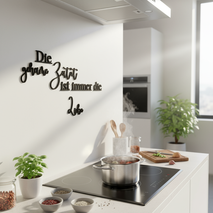 Die geheime Zutat ist immer die Liebe – Holzschriftzug