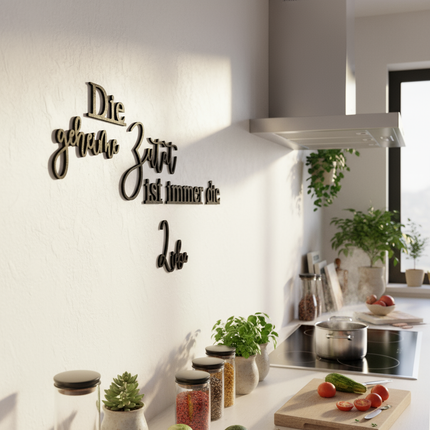 Die geheime Zutat ist immer die Liebe – Holzschriftzug