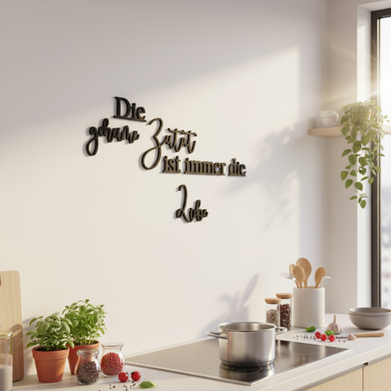 Die geheime Zutat ist immer die Liebe – Holzschriftzug