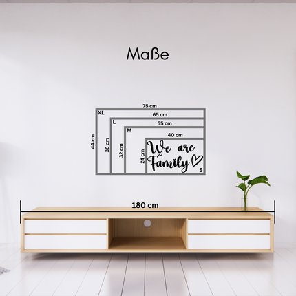 We are Family – Schriftzug aus Holz