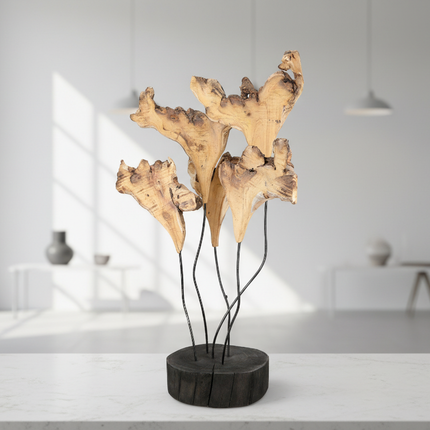 Borneo Bloom – Organische Holzskulptur