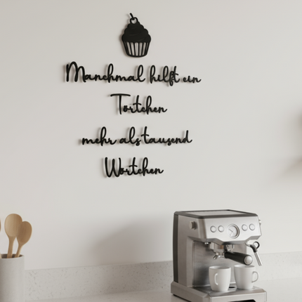 Manchmal hilft ein Törtchen mehr als tausend Wörtchen – witzige Wanddeko mit Cupcake für Küche & Esszimmer   Schwarz / S-45 cm x 40 cm  Kraftélia    Wanddeko