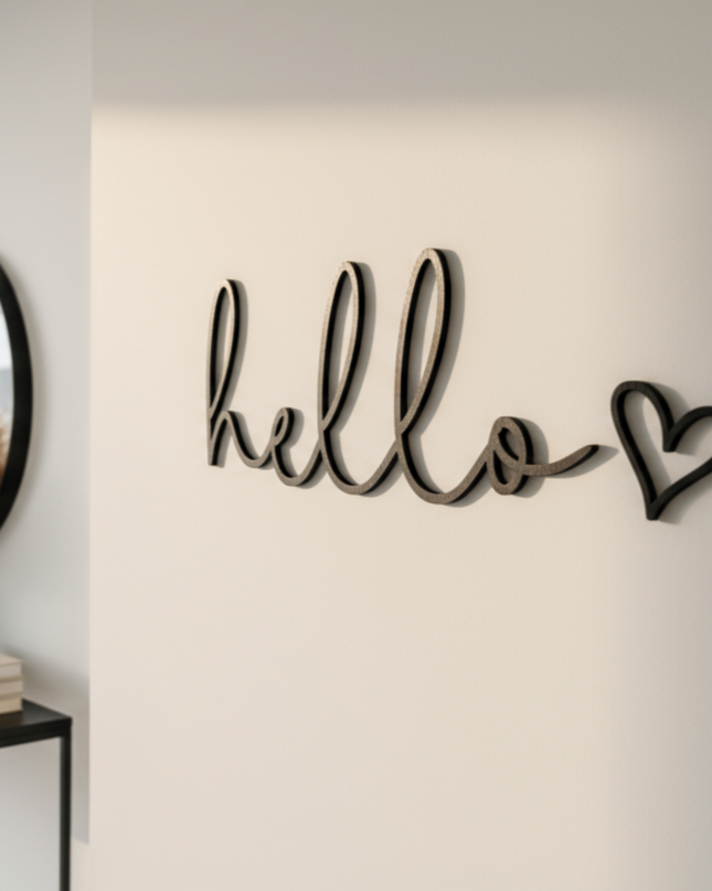 Hello mit Herz – Holzschriftzug