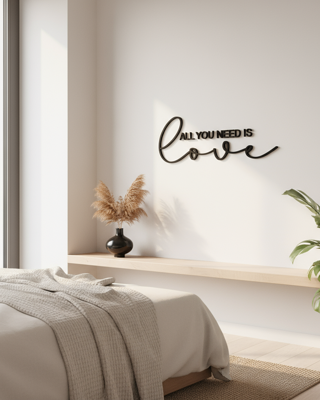 All you need is love – Holzschriftzug